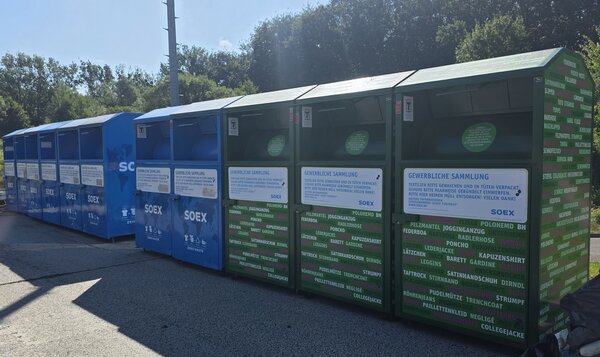 Bild vergr&ouml;&szlig;ern: Container f&uuml;r Alttextilien 2